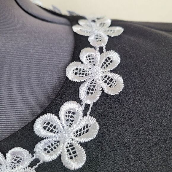 AX Paris Curve Black Mini Dress with White Floral Embroidered Collar US20 (2818) - Picture 2 of 6